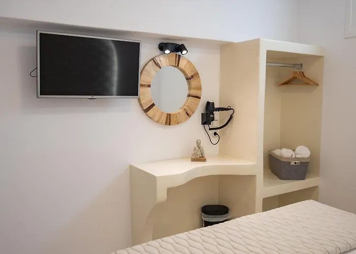 Katerina Roza - Heartfelt Hospitality In The Naxos City