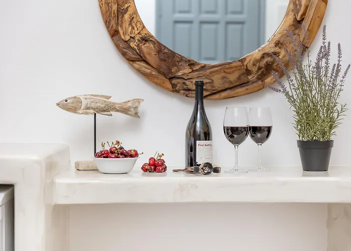 Katerina Roza - Heartfelt Hospitality In The Naxos City