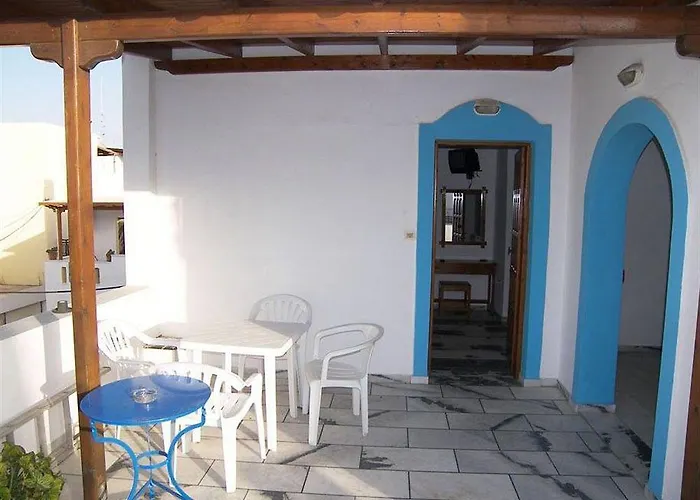 Ξενοδοχείο με διαμερίσματα Katerina Roza - Heartfelt Hospitality In The Naxos City