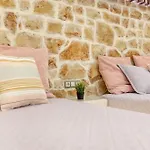 Katerina Roza - Heartfelt Hospitality In The Aparthotel 4*