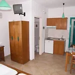 Katerina Roza - Heartfelt Hospitality In The Aparthotel Naxos City