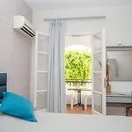 Katerina Roza - Heartfelt Hospitality In The Aparthotel Naxos City