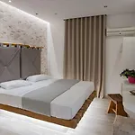 Katerina Roza - Heartfelt Hospitality In The Aparthotel Naxos City