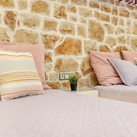 Katerina Roza - Heartfelt Hospitality In The شقة فندقية 4*