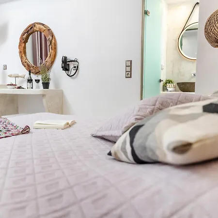 Katerina Roza - Heartfelt Hospitality In The شقة فندقية Naxos City