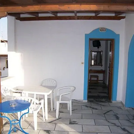 Apartmanhotel Katerina Roza - Heartfelt Hospitality In The Naxos City