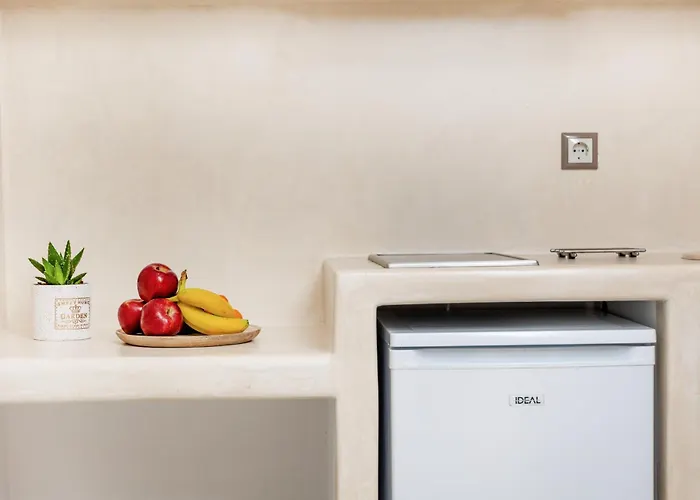 Katerina Roza - Heartfelt Hospitality In The 4* Naxos City