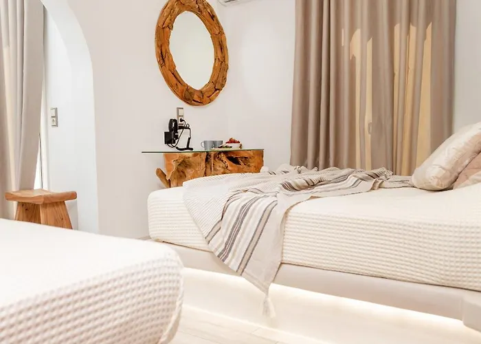 Katerina Roza - Heartfelt Hospitality In The Aparthotel Naxos City