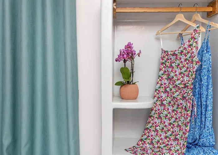 Katerina Roza - Heartfelt Hospitality In The 4* Naxos City