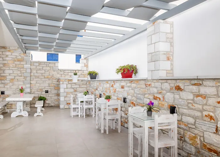 Katerina Roza - Heartfelt Hospitality In The 4* Naxos City